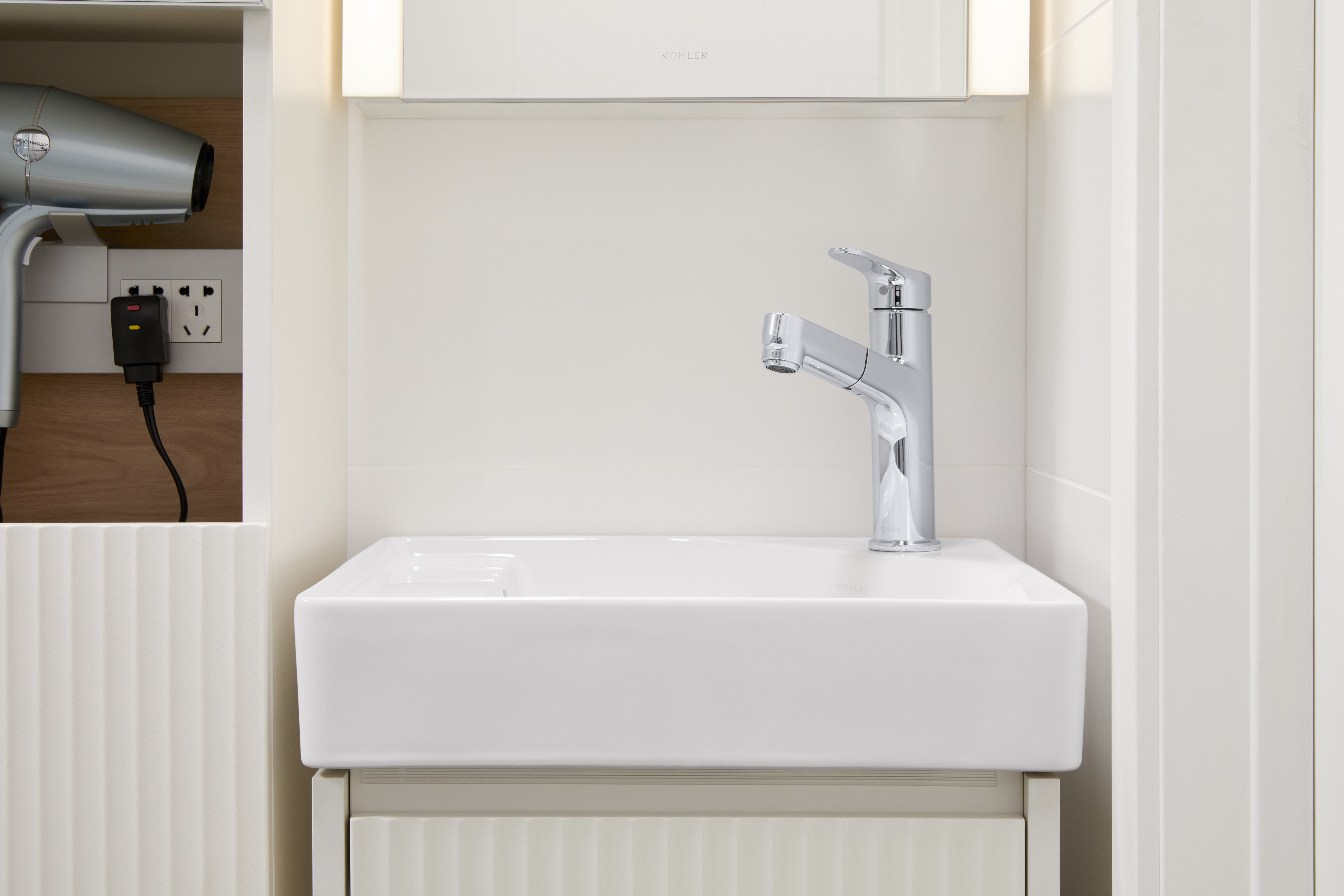 Kohler Spacity 24 In. Fireclay Vanity Top With Integrated